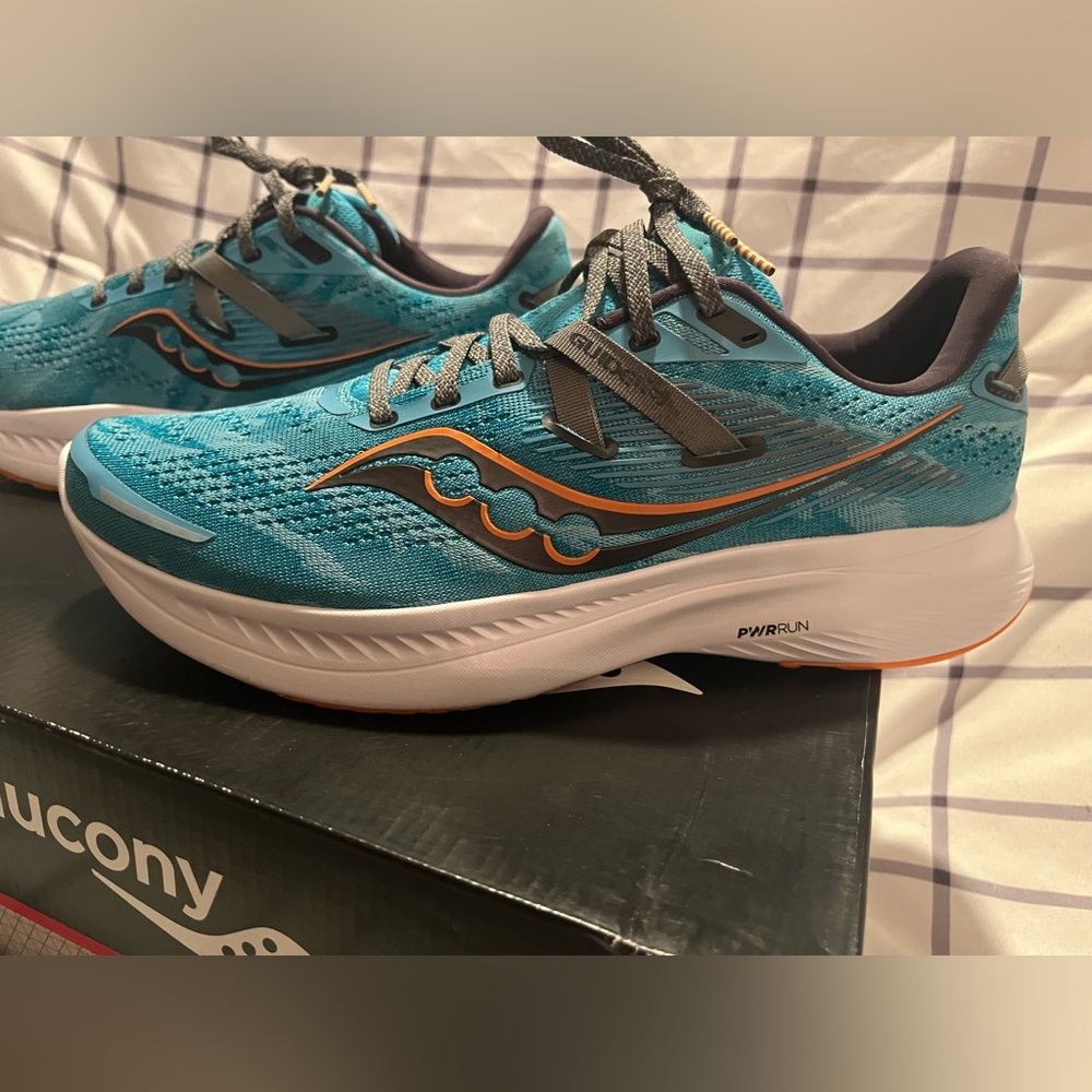 Saucony Men’s size 10 Athletic Shoes - Picture 4 of 11